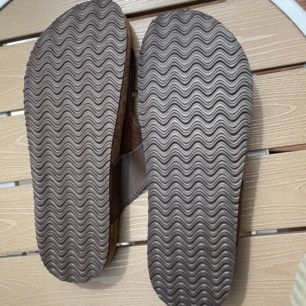 Alpine Design Sandals - Picture 2 of 4